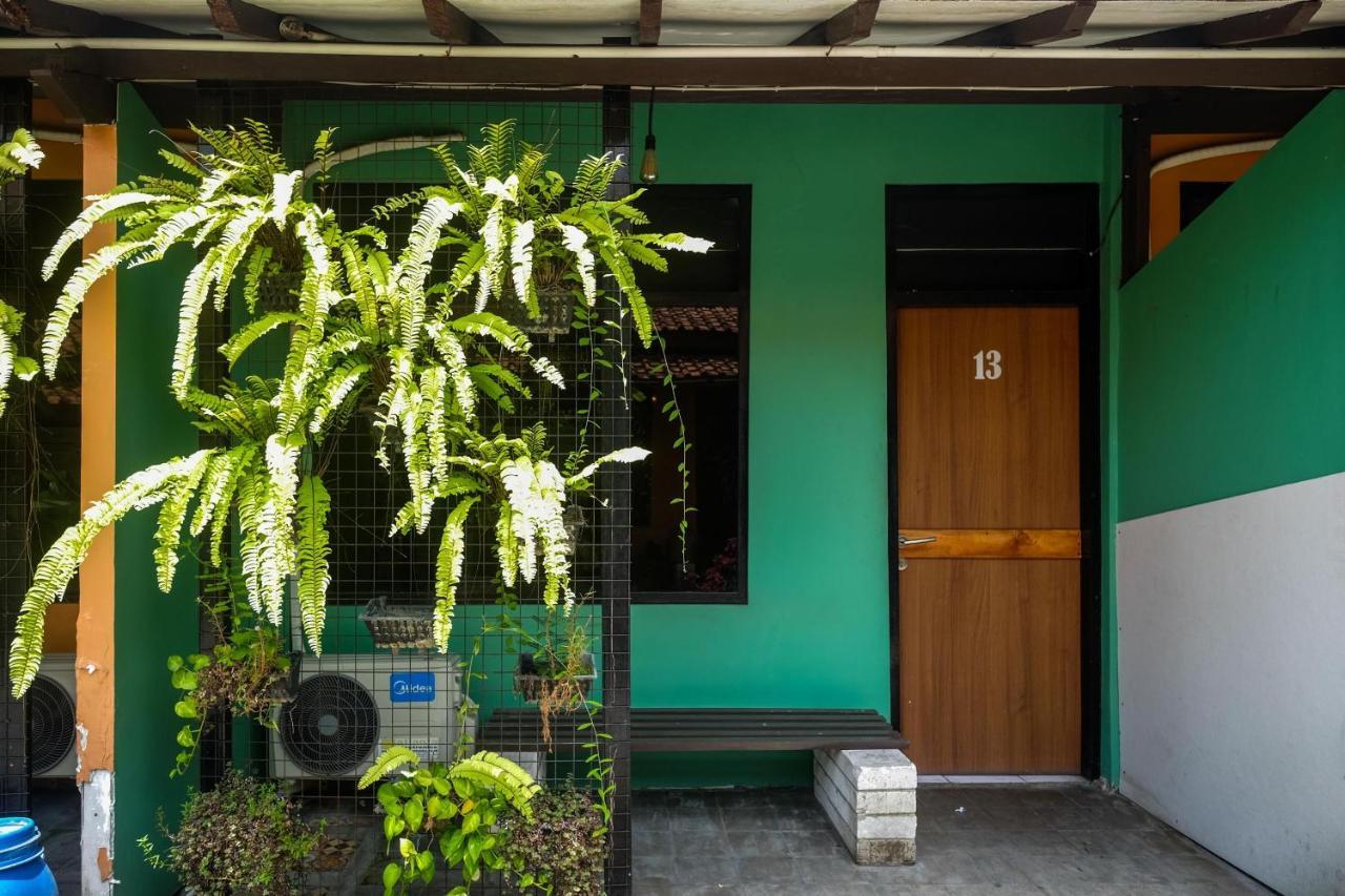 Reddoorz Near Lotte Mart Maguwoharjo Yogyakarta Hotel Exterior photo