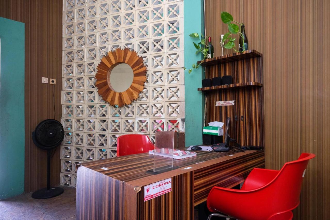 Reddoorz Near Lotte Mart Maguwoharjo Yogyakarta Hotel Exterior photo