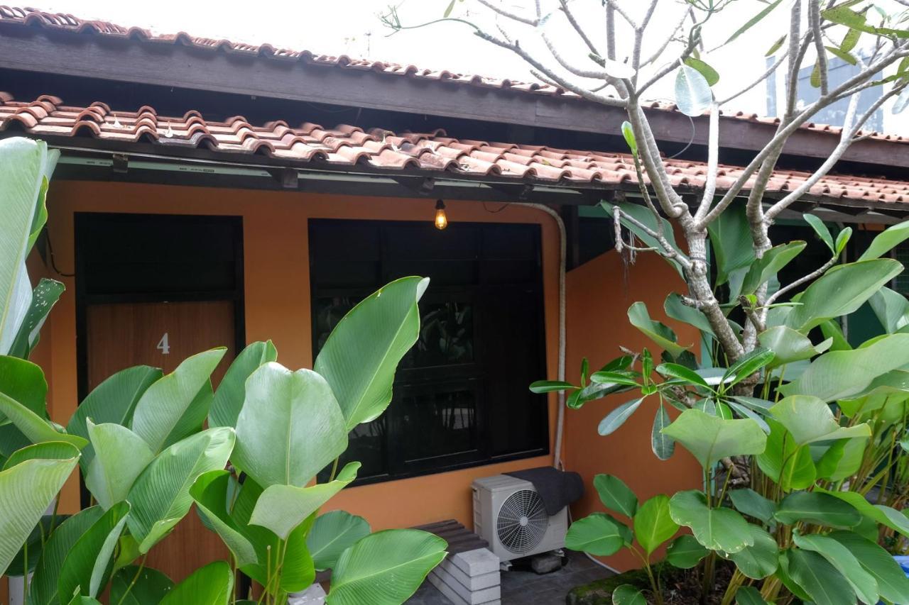 Reddoorz Near Lotte Mart Maguwoharjo Yogyakarta Hotel Exterior photo