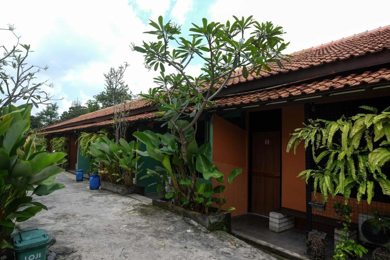 Reddoorz Near Lotte Mart Maguwoharjo Yogyakarta Hotel Exterior photo