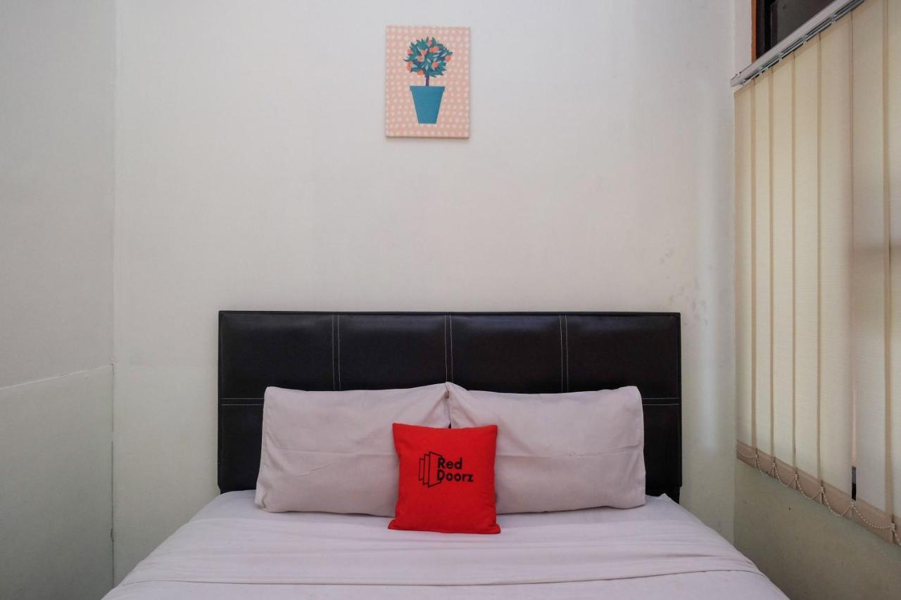 Reddoorz Near Lotte Mart Maguwoharjo Yogyakarta Hotel Exterior photo